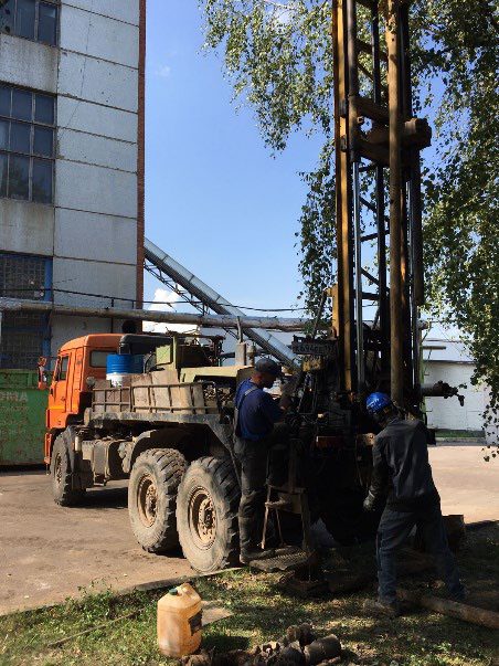 Undisturbed core sampling from a borehole