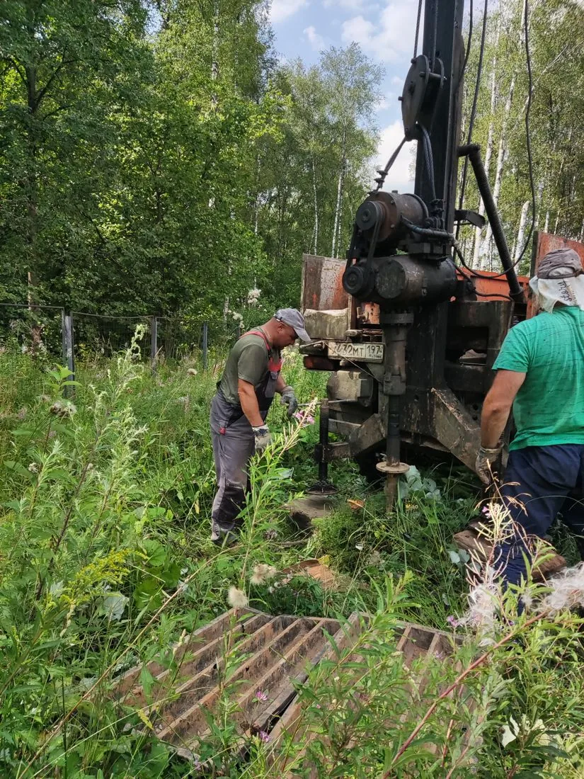 Drilling rig on site