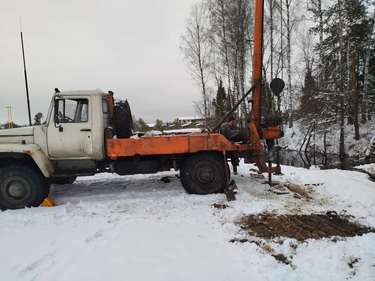 URB-2A-2 drilling rig at the first borehole